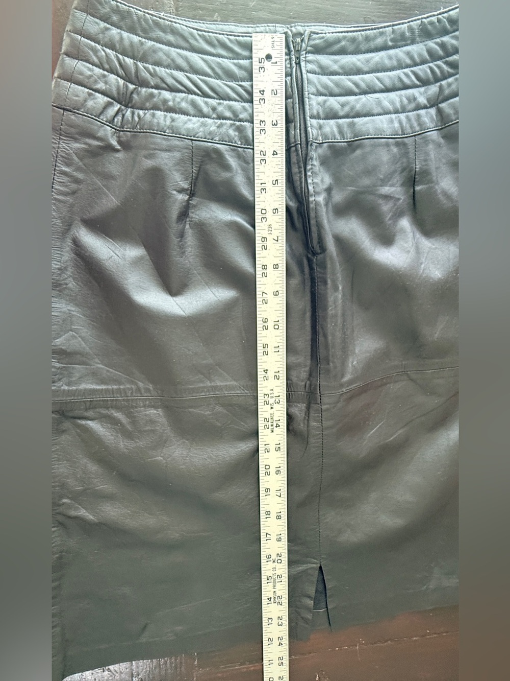 West Bay Sport Leathers 
Vintage Black Leather Skirt 
waist 14” no stretch sz 10 - Picture 8 of 9
